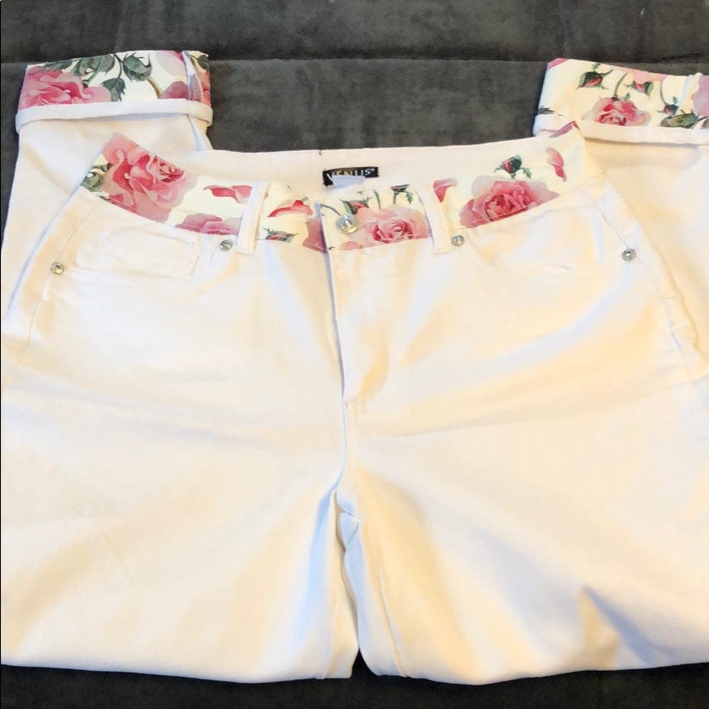 Floral accent pants